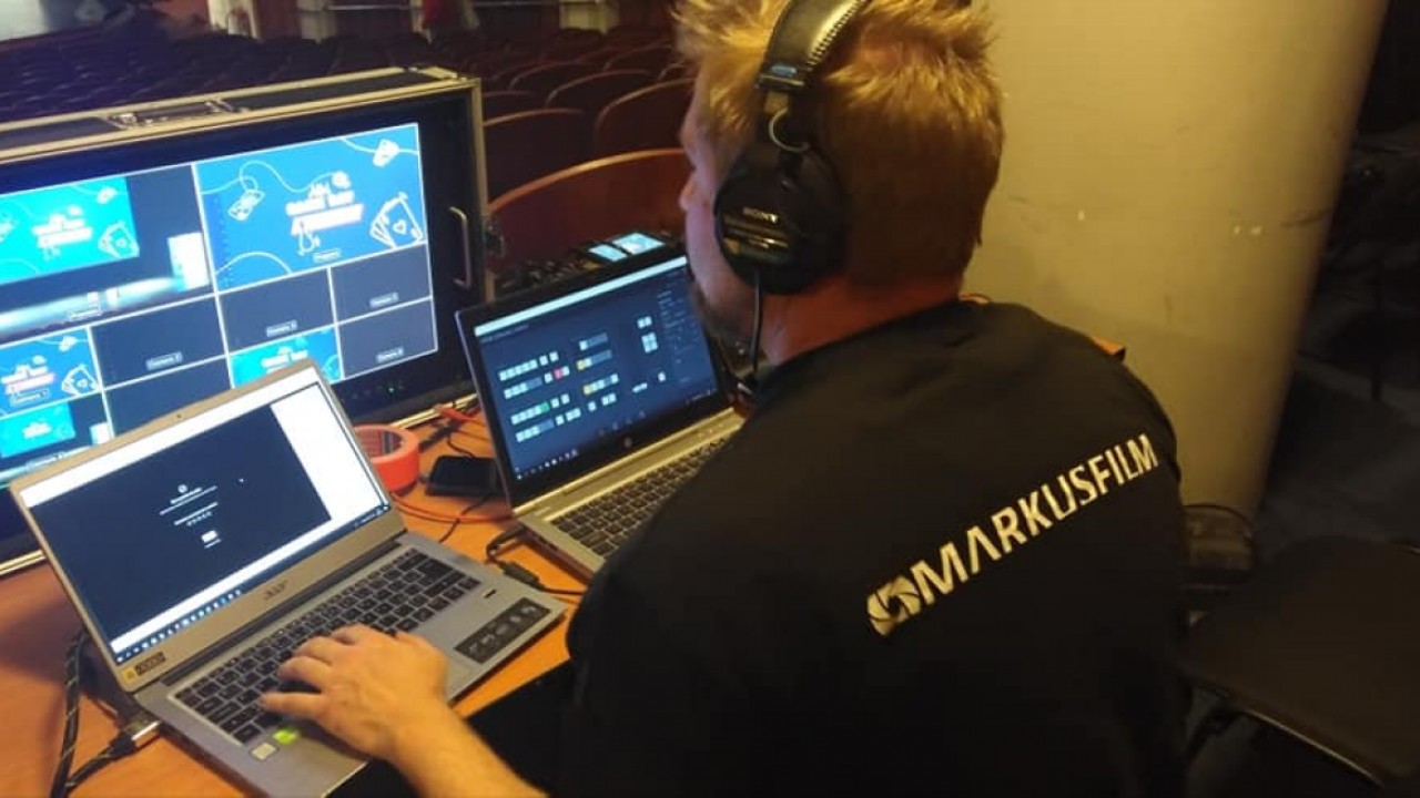 Live broadcasting